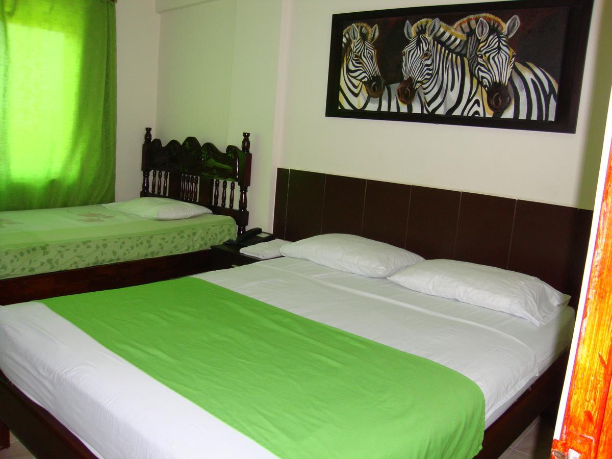 Hotel Emperatriz Armenia  Buitenkant foto